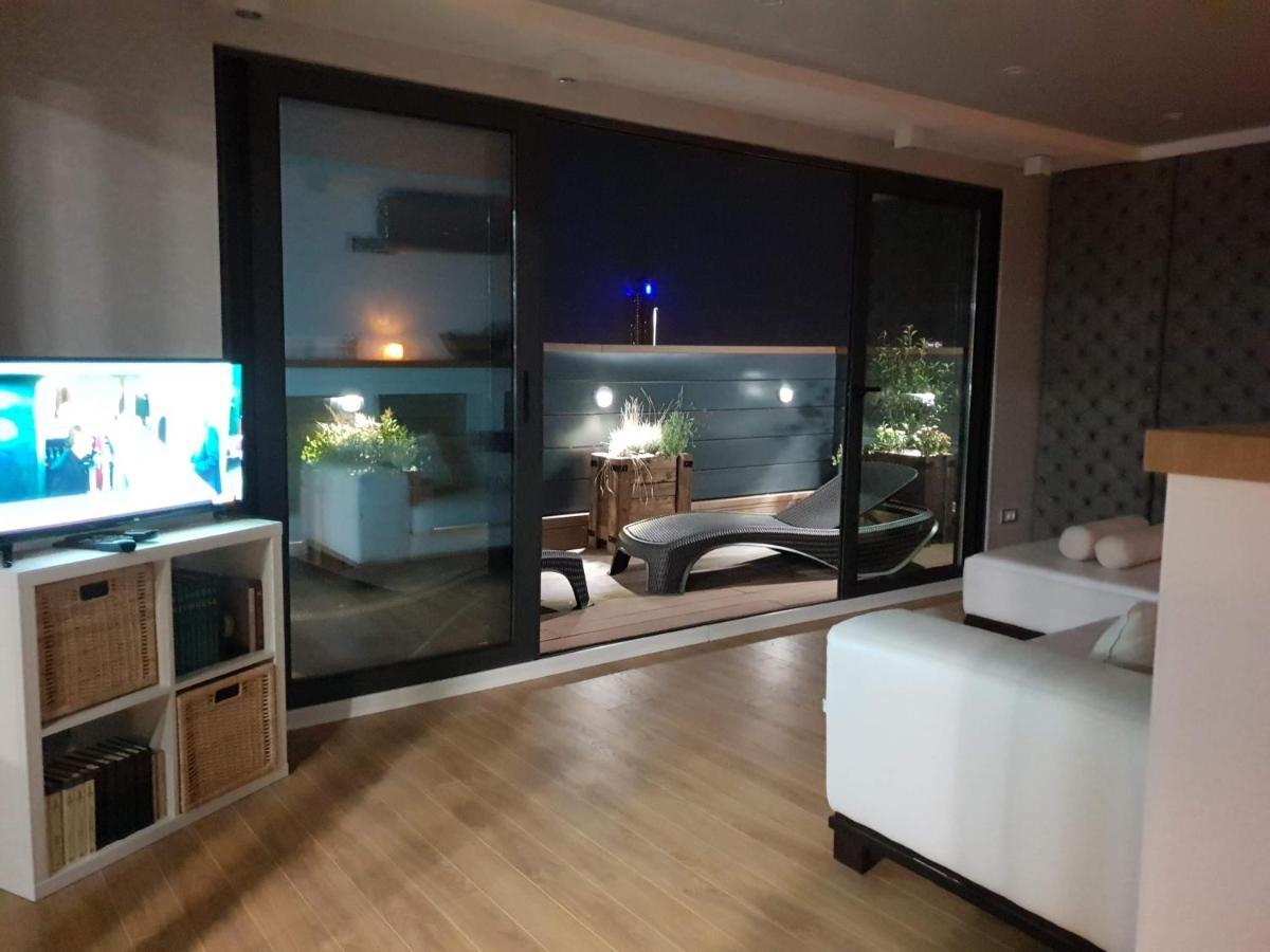 Appartamento Penthouse Lux Belgrado Esterno foto